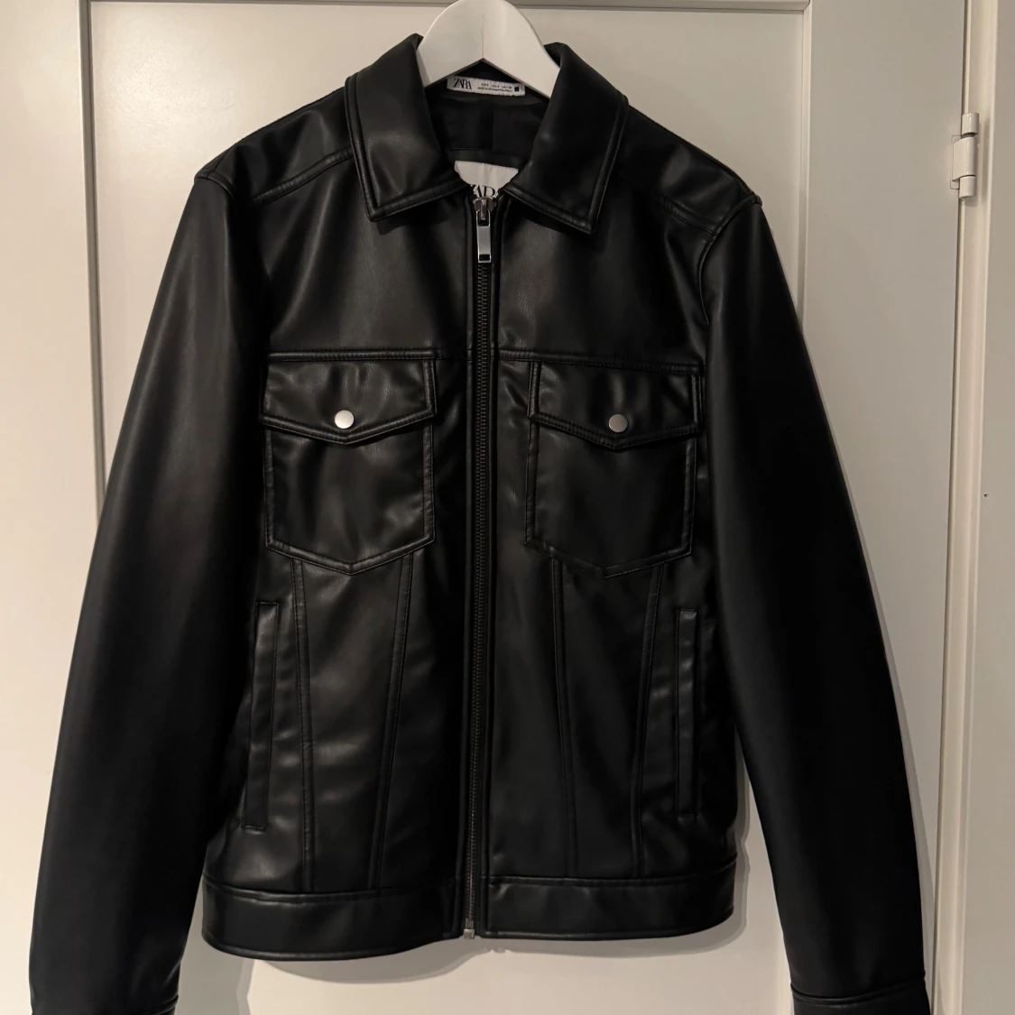 Svart skinnjacka från Zara