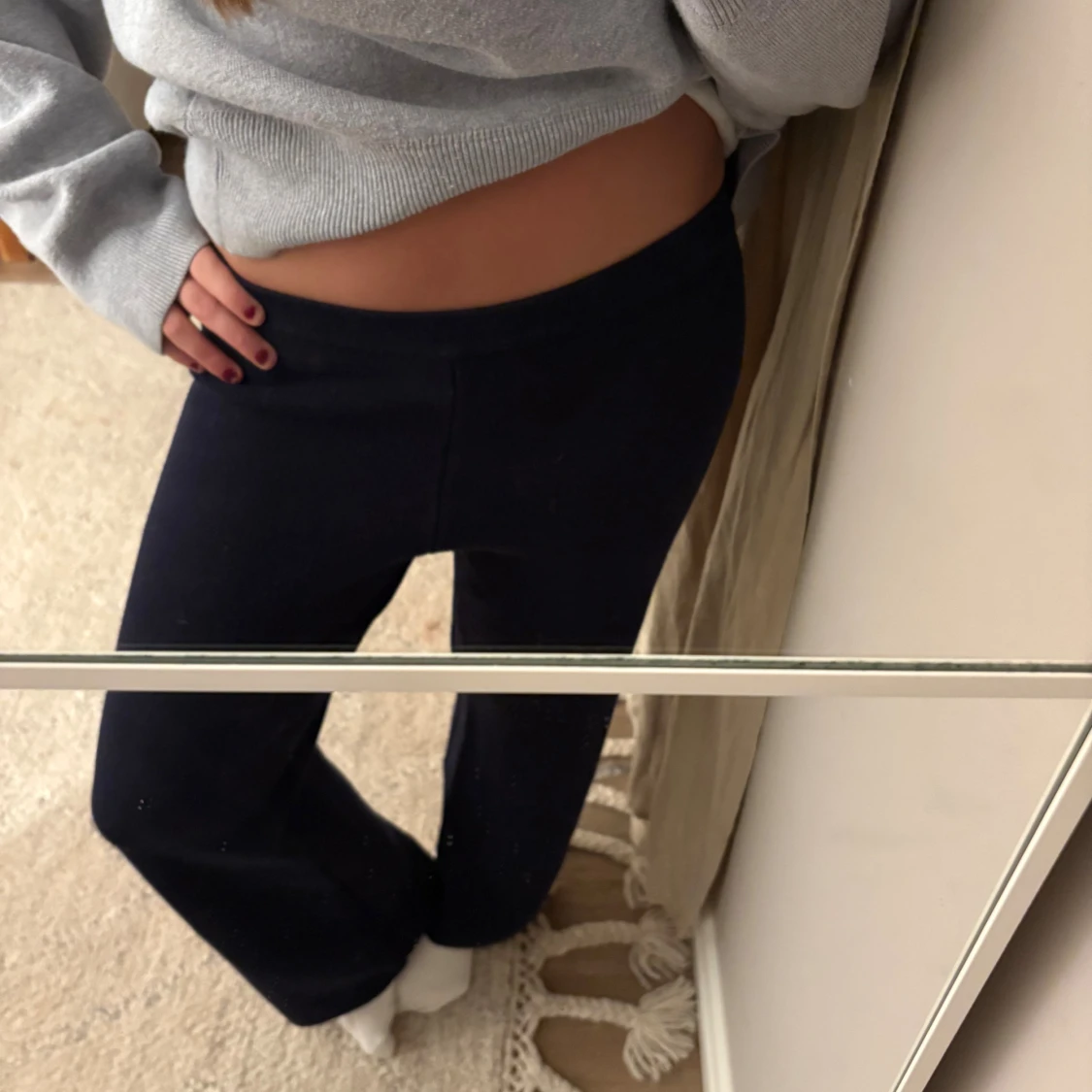 Mörkblåa stickade byxor