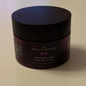 Rituals The Ritual of Yozakura body cream - Kräm från Rituals i serien The Ritual of Yozakura. Testat några fåtal gånger, doften passar inte mig.💜💜