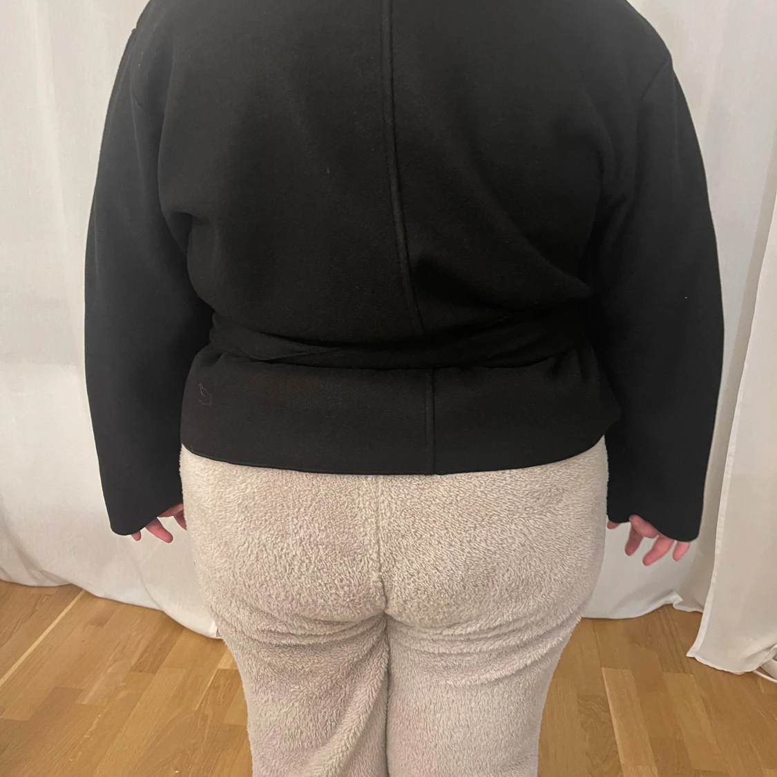 Svart omlottkavaj med bälte - 2