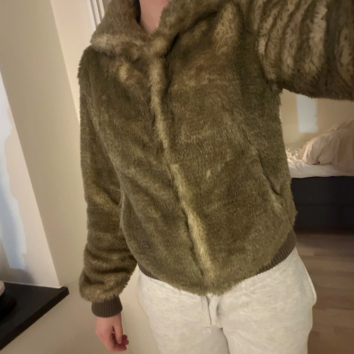 Olivgrön/brun supergosig pälsjacka❤️ - 3