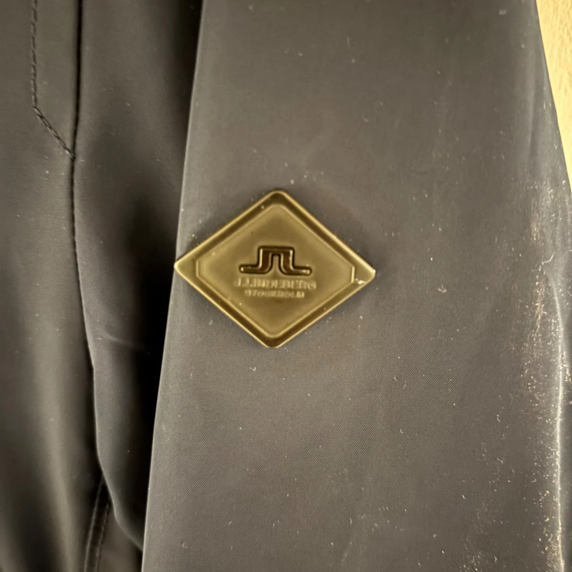 Marinblå vindjacka från J.Lindeberg - 4