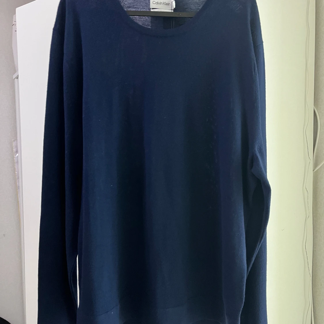 Mörkblå ulltröja från Calvin Klein