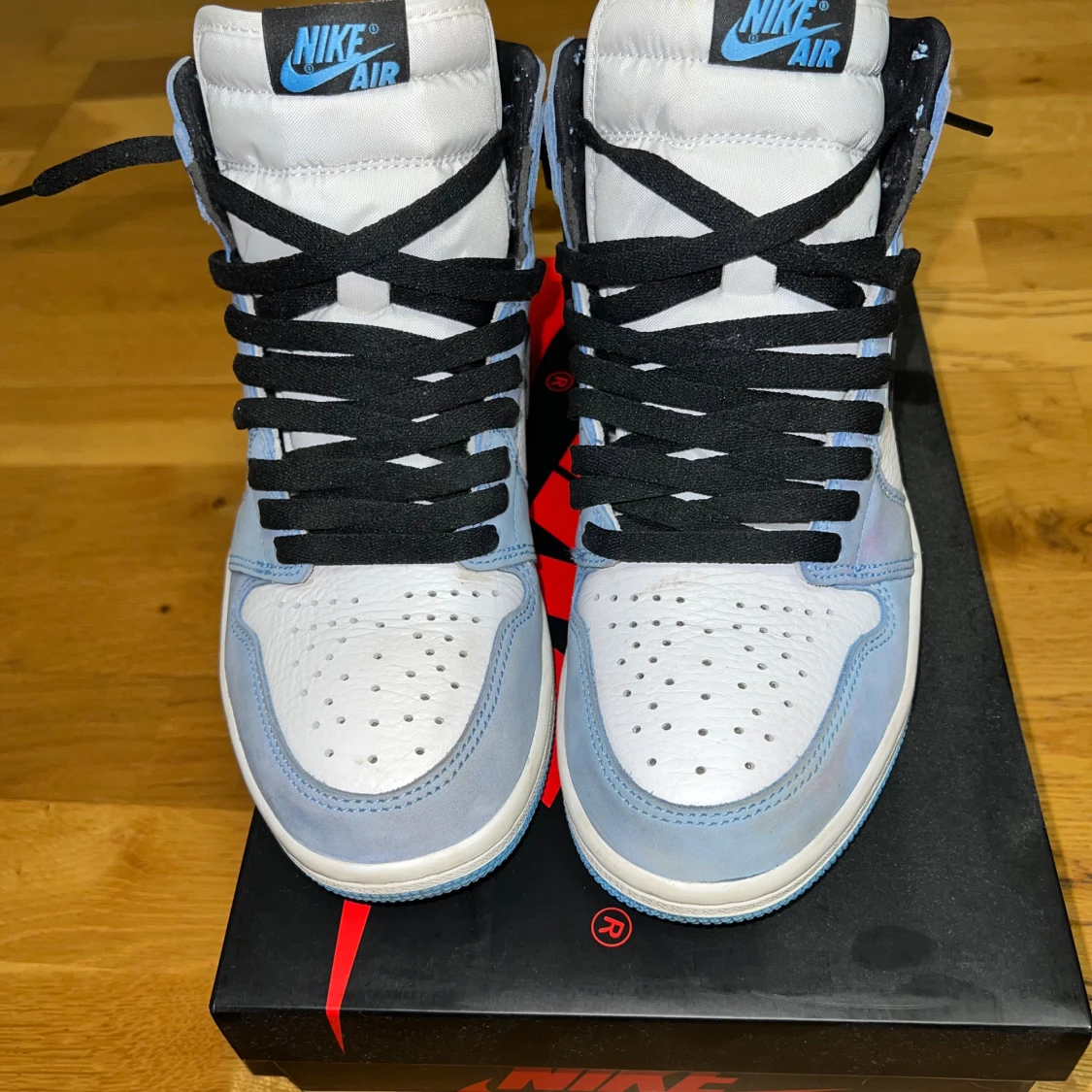 Nike Air Jordan 1 University Blue - 1