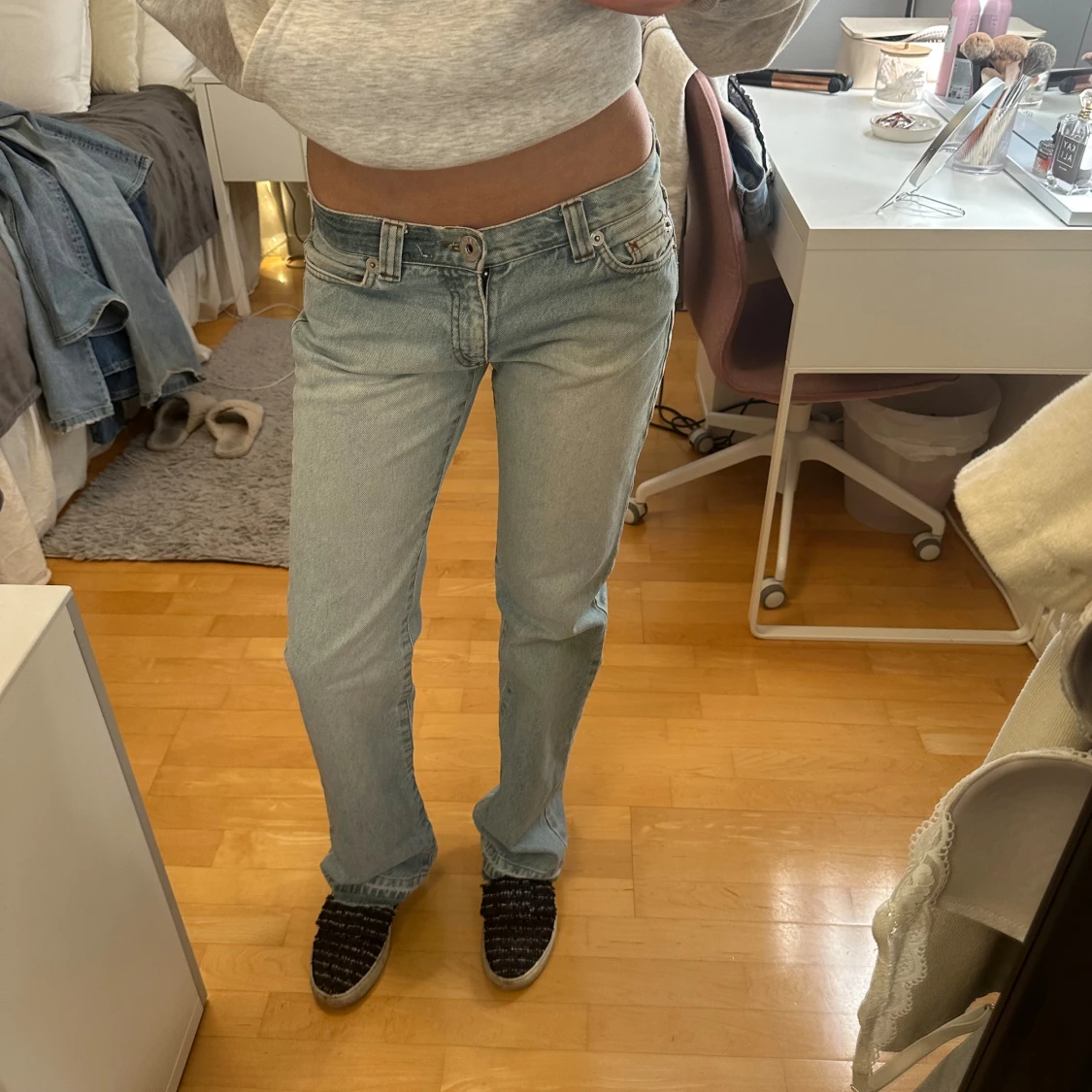 Ljusblå bootcut jeans