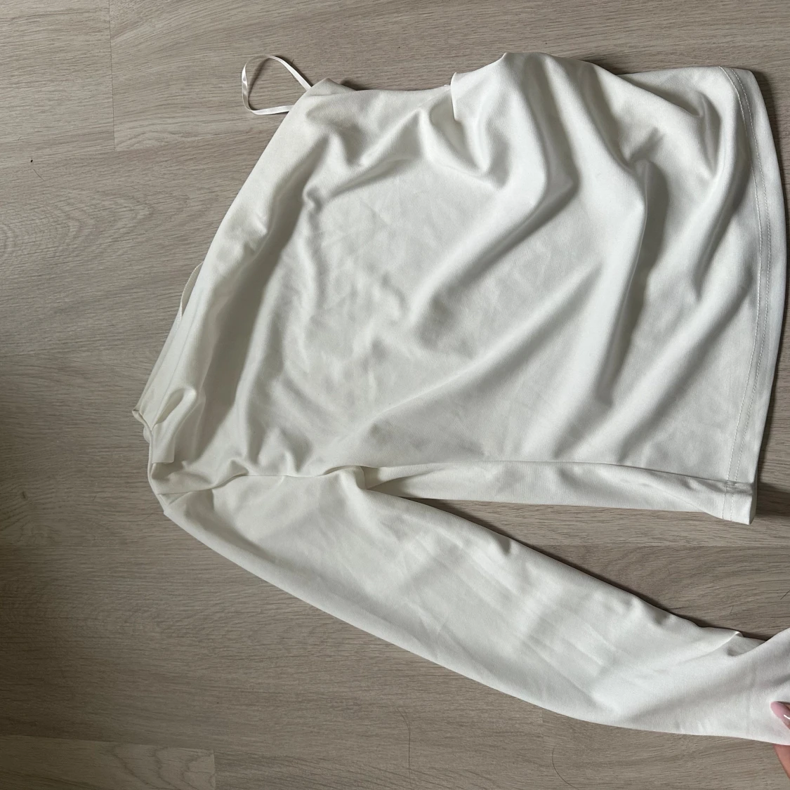 Vit one shoulder topp med lång ärm - 2