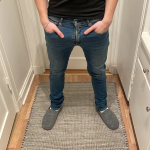 Replay jeans  - Blåa replay jeans-modell:Grover-Storlek 32/34-kom dm om du har några funderingar