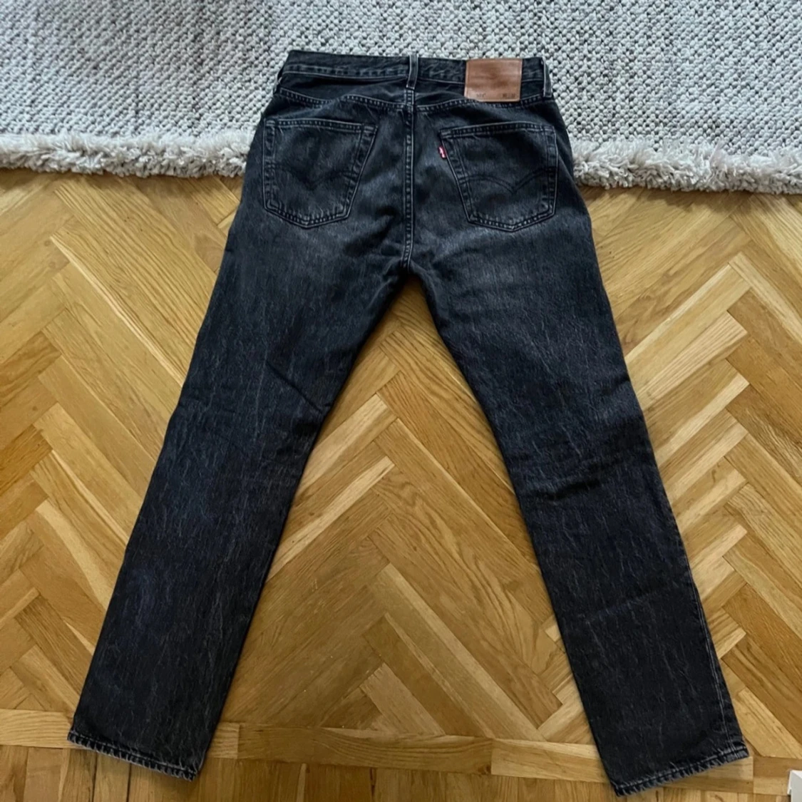 Levi's 501 svarta jeans W30 L32 - 1