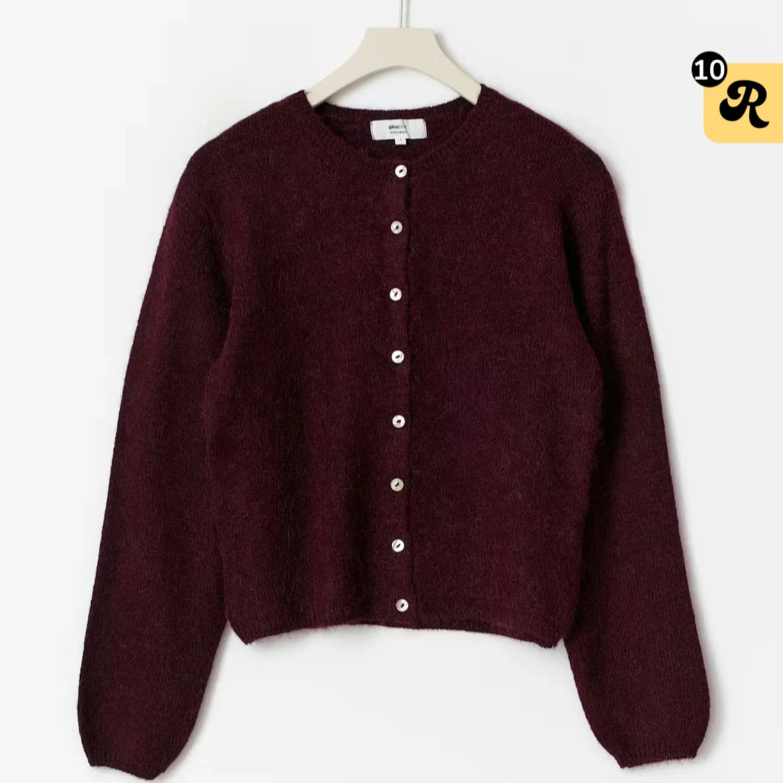 Vinröd kofta med knappar från Ginatricot
