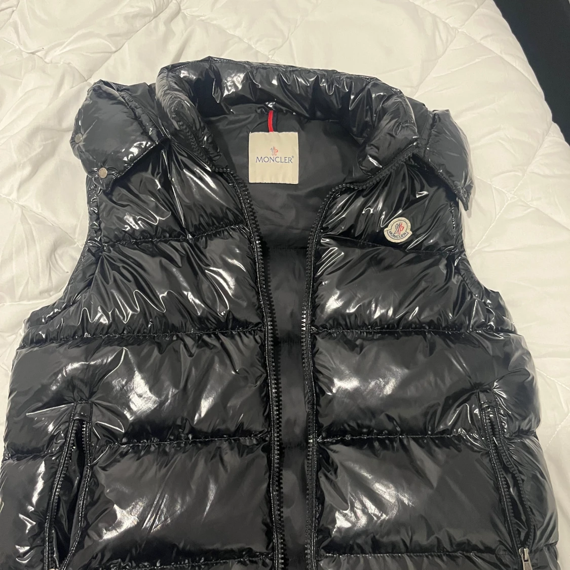 Svart dunväst från Moncler