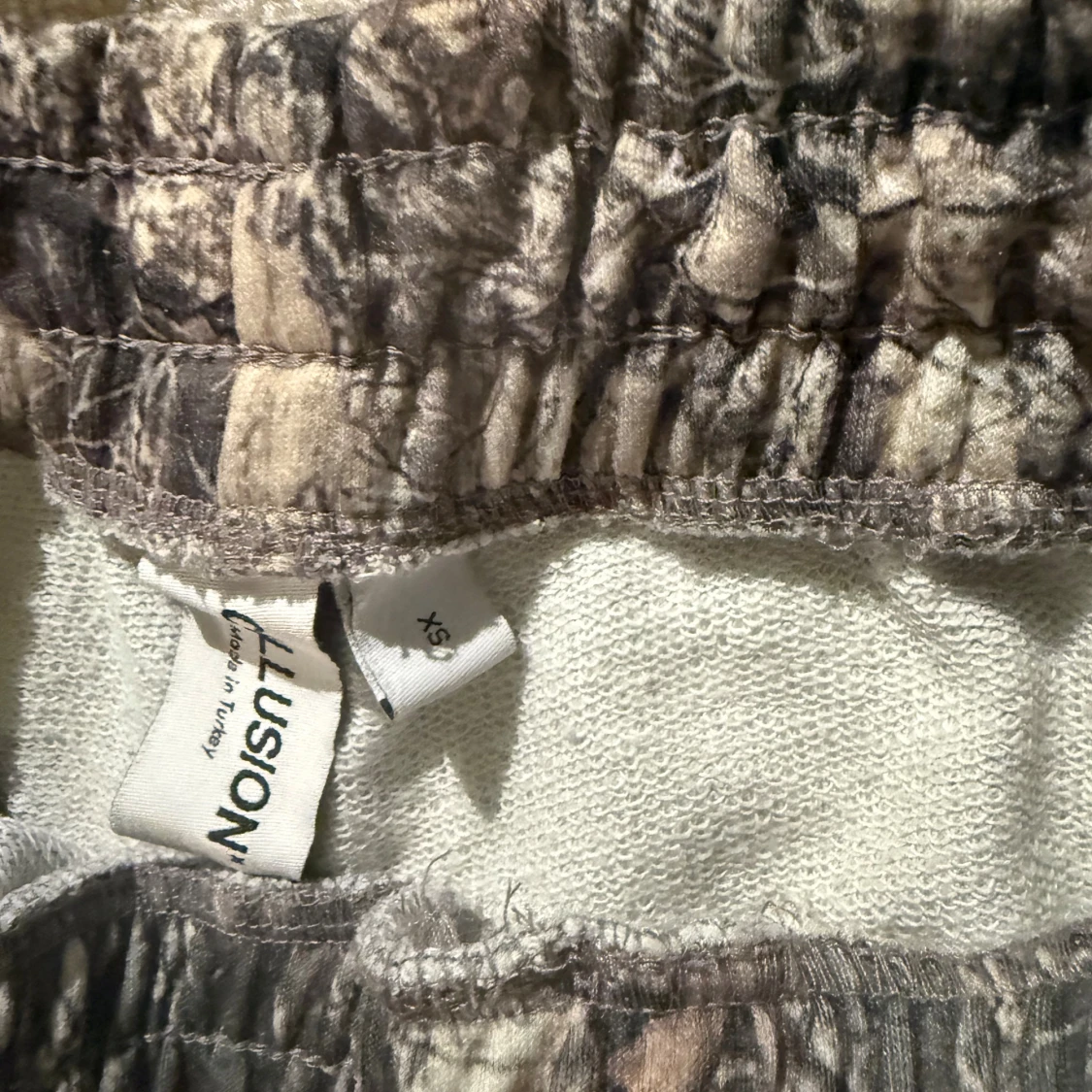 Camo mjukisbyxor från Collusion XS - 3