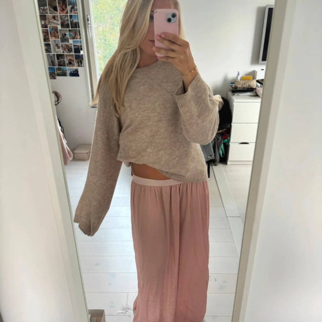 Ljusrosa långkjol med slits