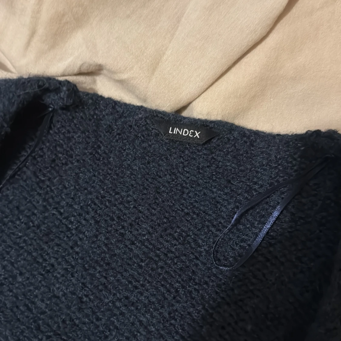Mörkblå stickad kofta från Lindex - 2