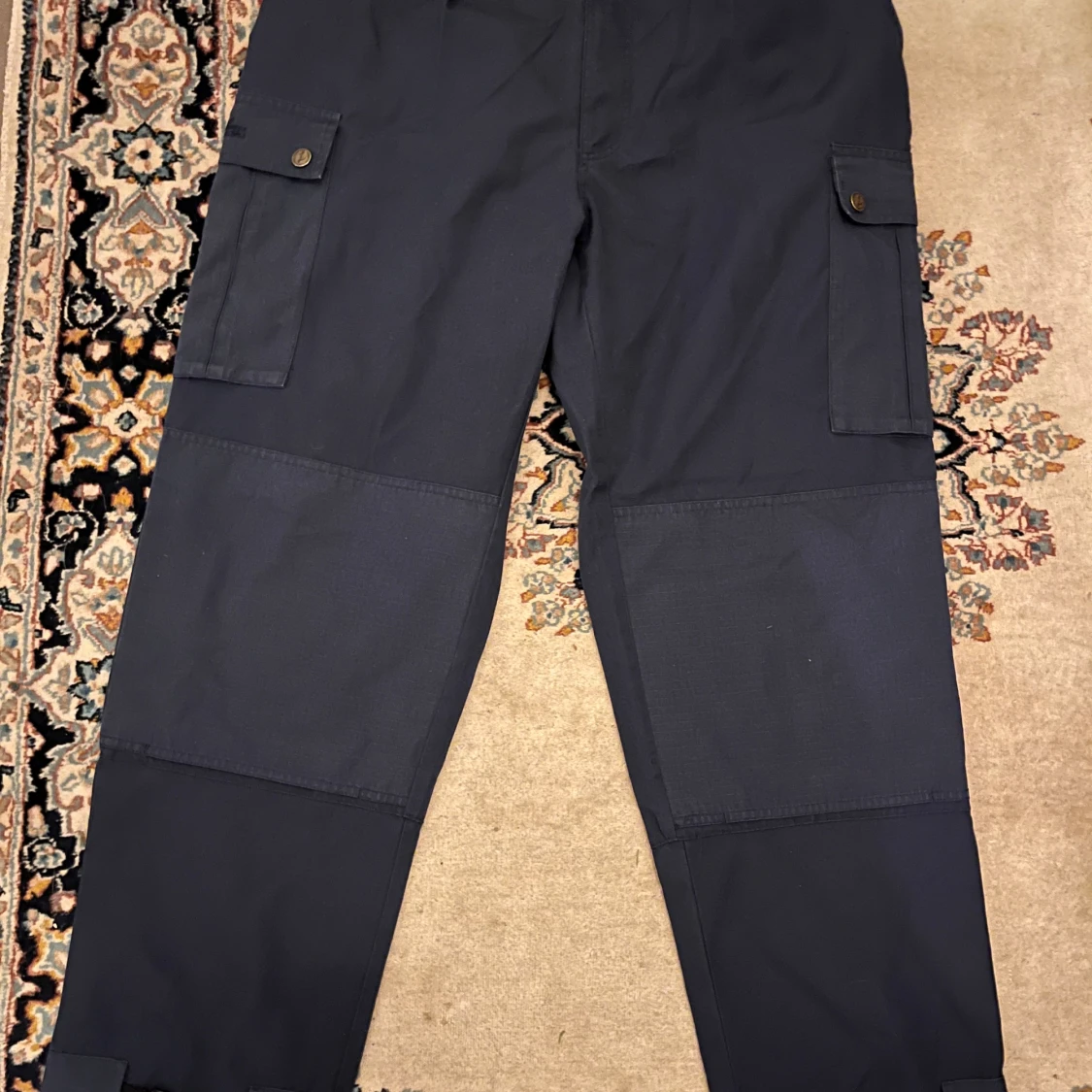 Mörkblå cargopants från Lundhags