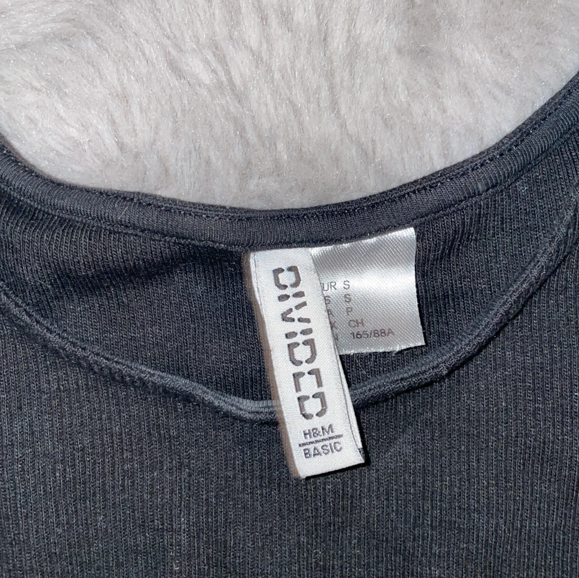 Svart croppad långärmad topp H&M - 1