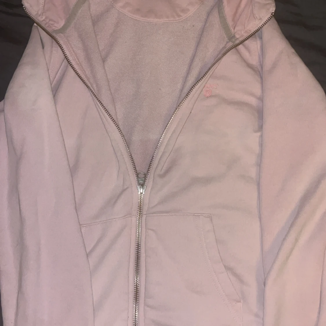 Ljusrosa hoodie från Gant XS