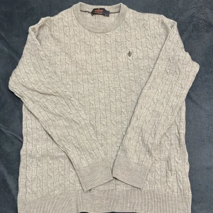 Morris  - 10-10 sick, du kan lämna tillbaka de om du hittar nåt fel, säljs eftersom den blev liten i tvätten, köpt för 1699, passar S mer än perfekt 🤩 