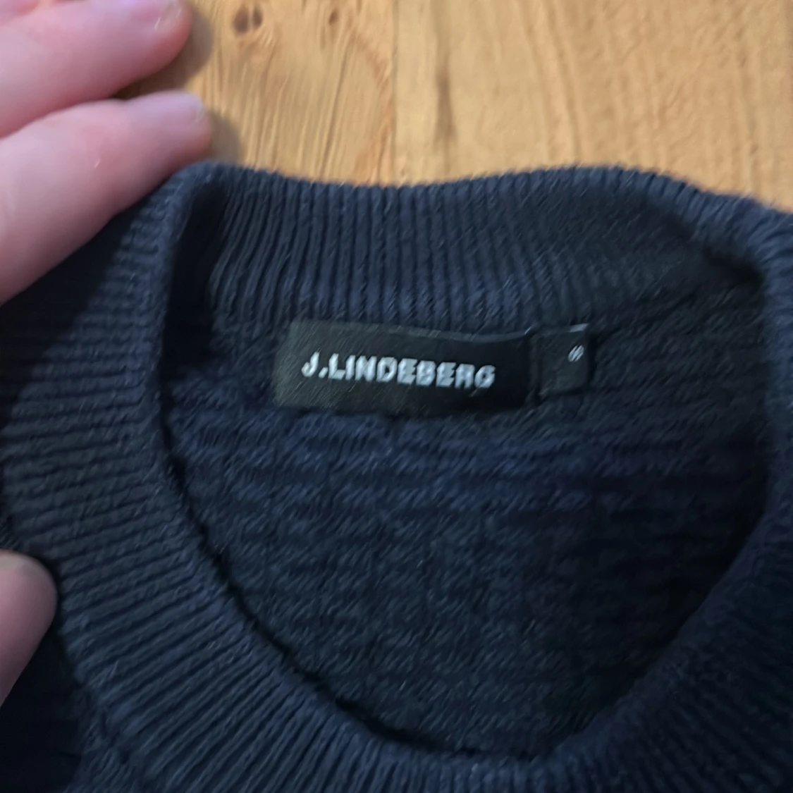 Mörkblå stickad tröja J.Lindeberg - 1