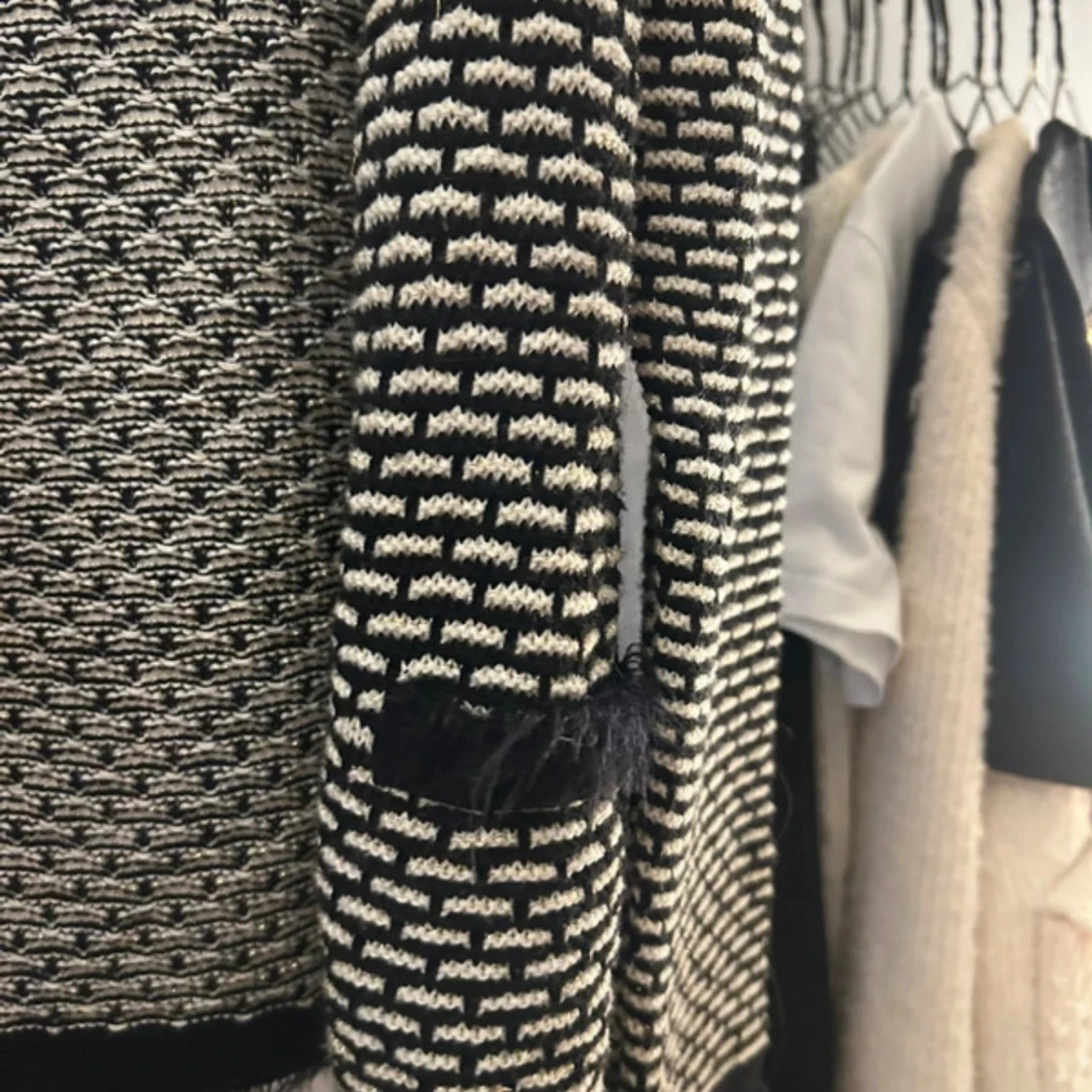 Svartvit mönstrad kofta från M&S Woman - 1