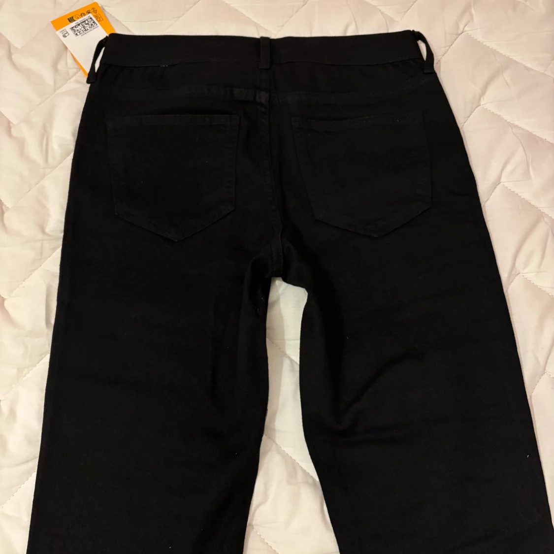 Svarta bootcut jeans från H&M - 1