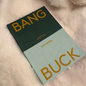 Bang for the Buck - En modern bok om kommunikation som skapar resultat. Perfekt för dig som vill förstå hur du får ut mest av dina idéer och projekt. Snygg design och inspirerande innehåll – ett måste för unga entreprenörer och kreativa själar! 