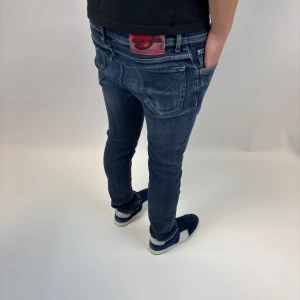 Jacob Cohen Jeans  - Jacob Cohen Jeans! Trendigaste jeansen på marknaden. Ny pris= 6000 kr Säljs för= 1199 kr, modell= style 622 