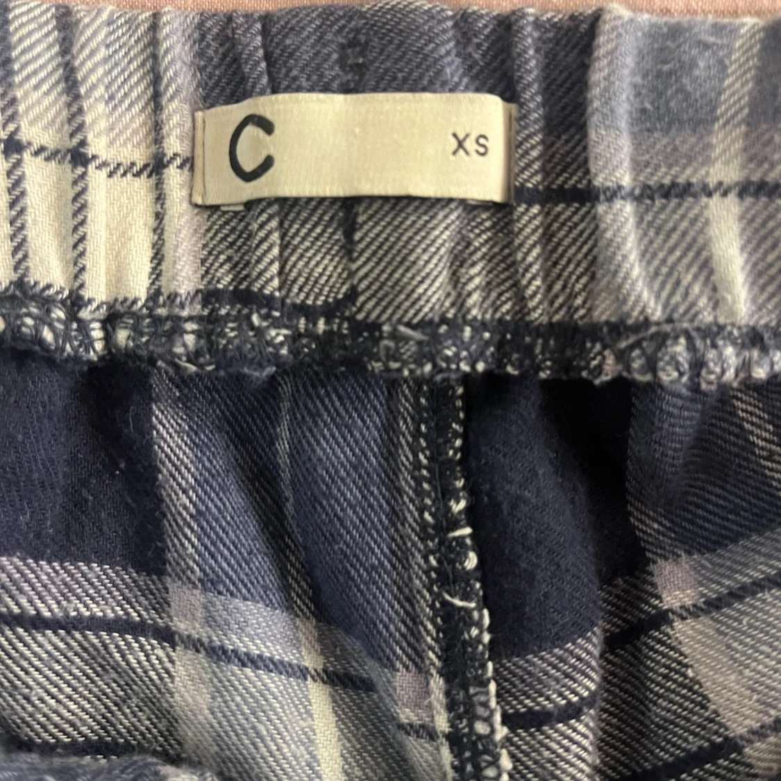 Två par rutiga mjukisbyxor XS - 2