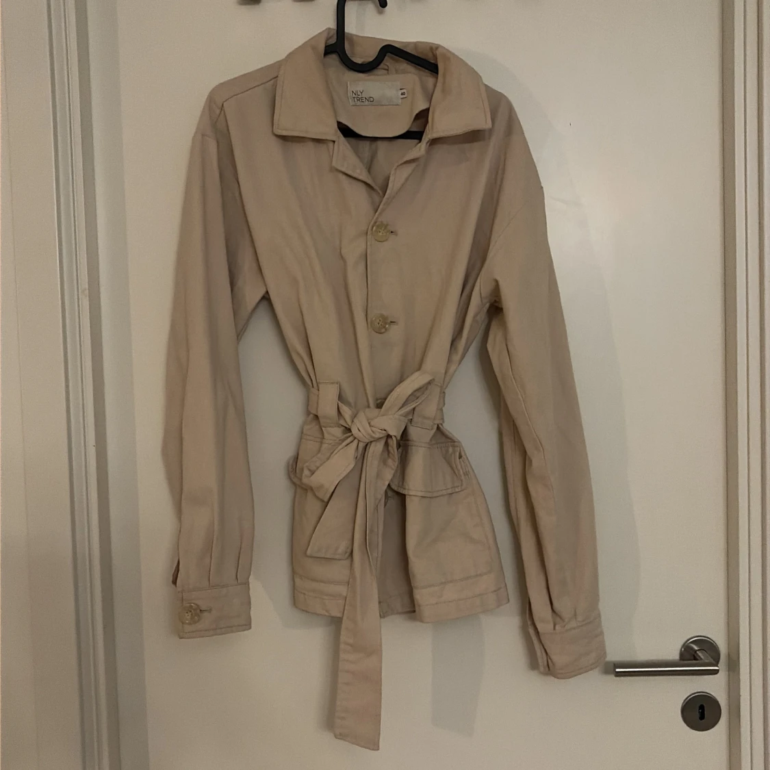 Beige overshirt från NLY Trend