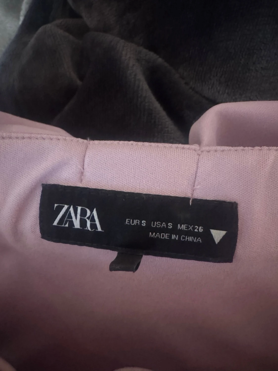 Rosa klänning med rosett - 4