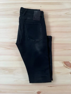 Replay ”Anbass” jeans - Modell: Anbass | Skick: 9/10 | Storlek: W32 L32 | Öppen för prisförslag | Skriv vid fråga!  