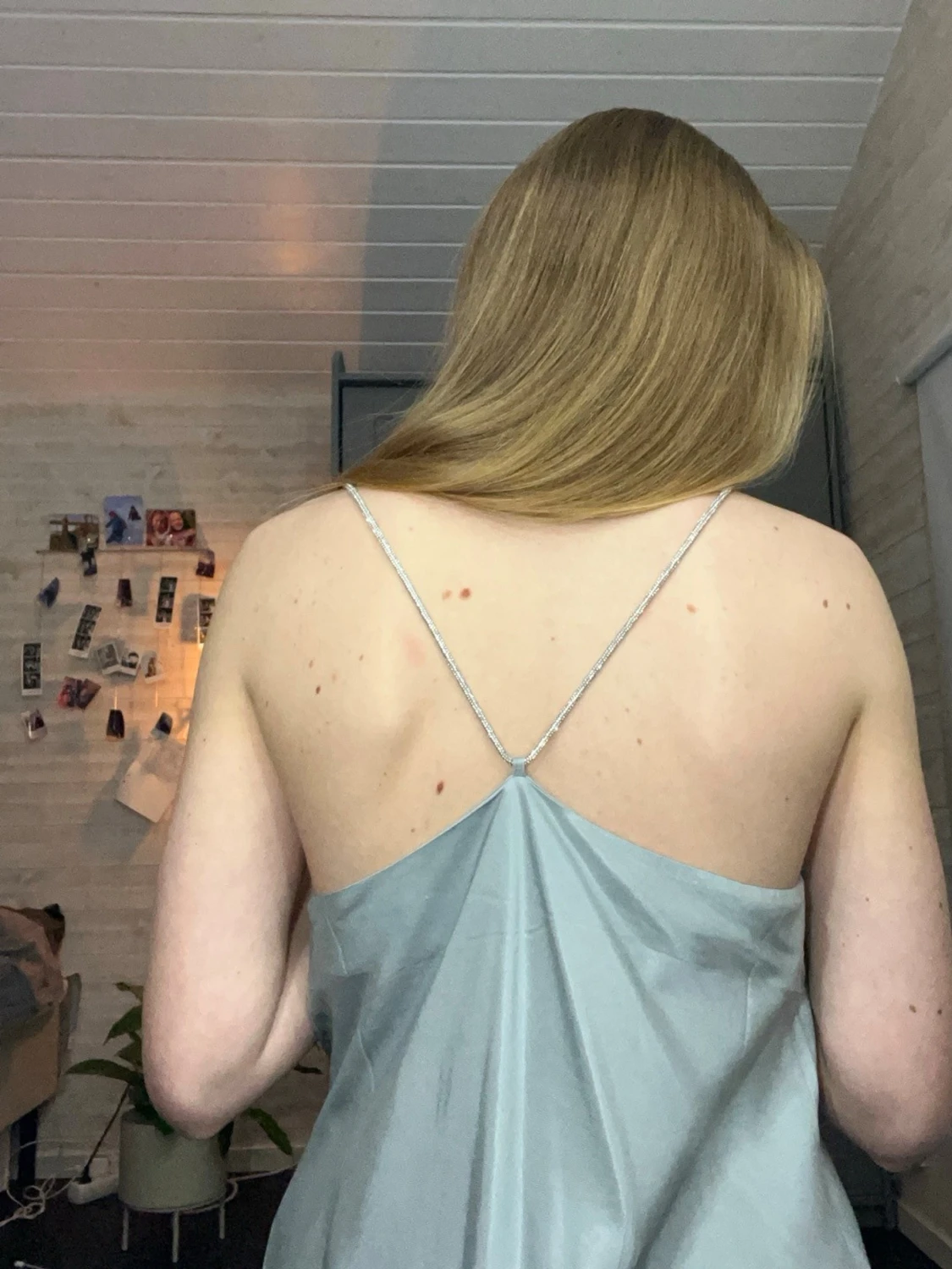 Ljusgrå satinlinnetopp från H&M - 2