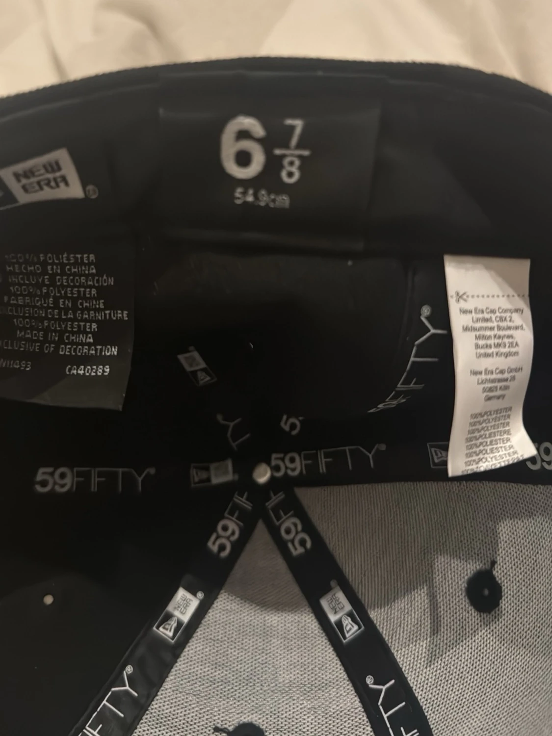 Svart La keps nästan oanvänd