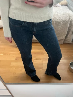 Levi’s Jeans - Väldigt snygga och lågmidjade💗
