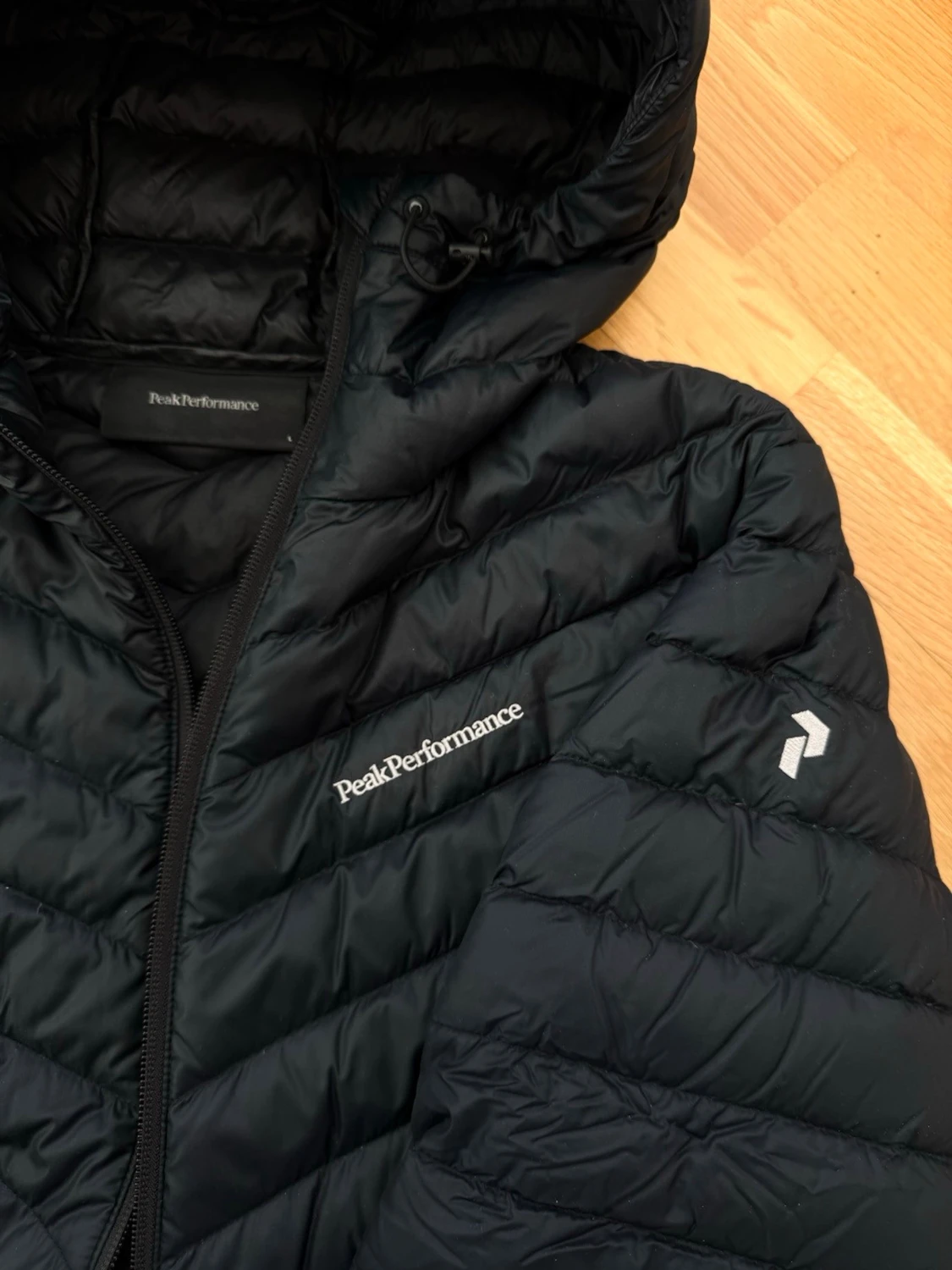 Peak Performance Frost Svart dunjacka i mycket fint skick - 2
