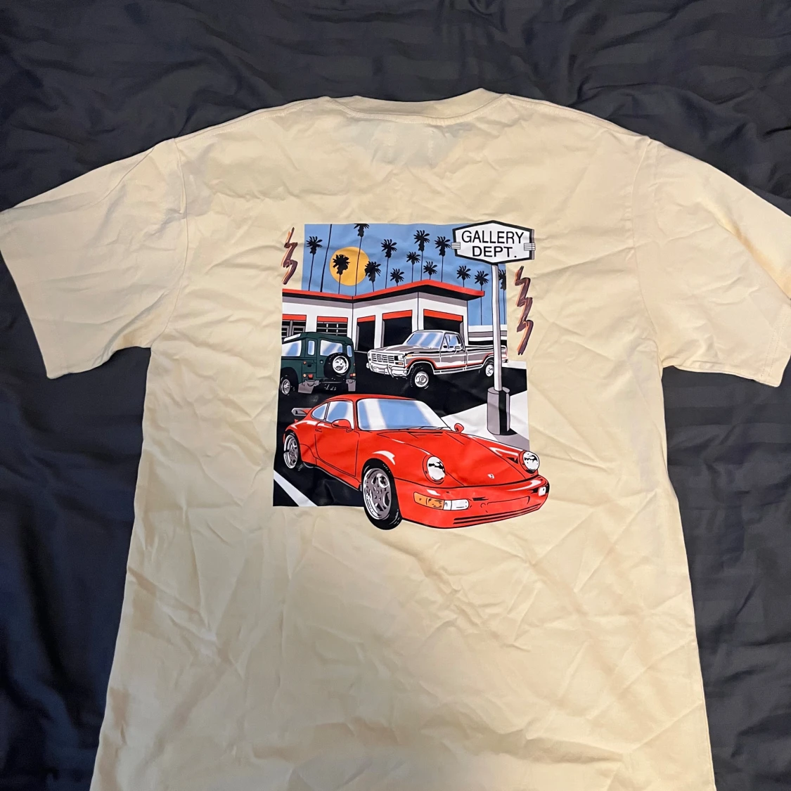 Beige t-shirt från Gallery Dept 