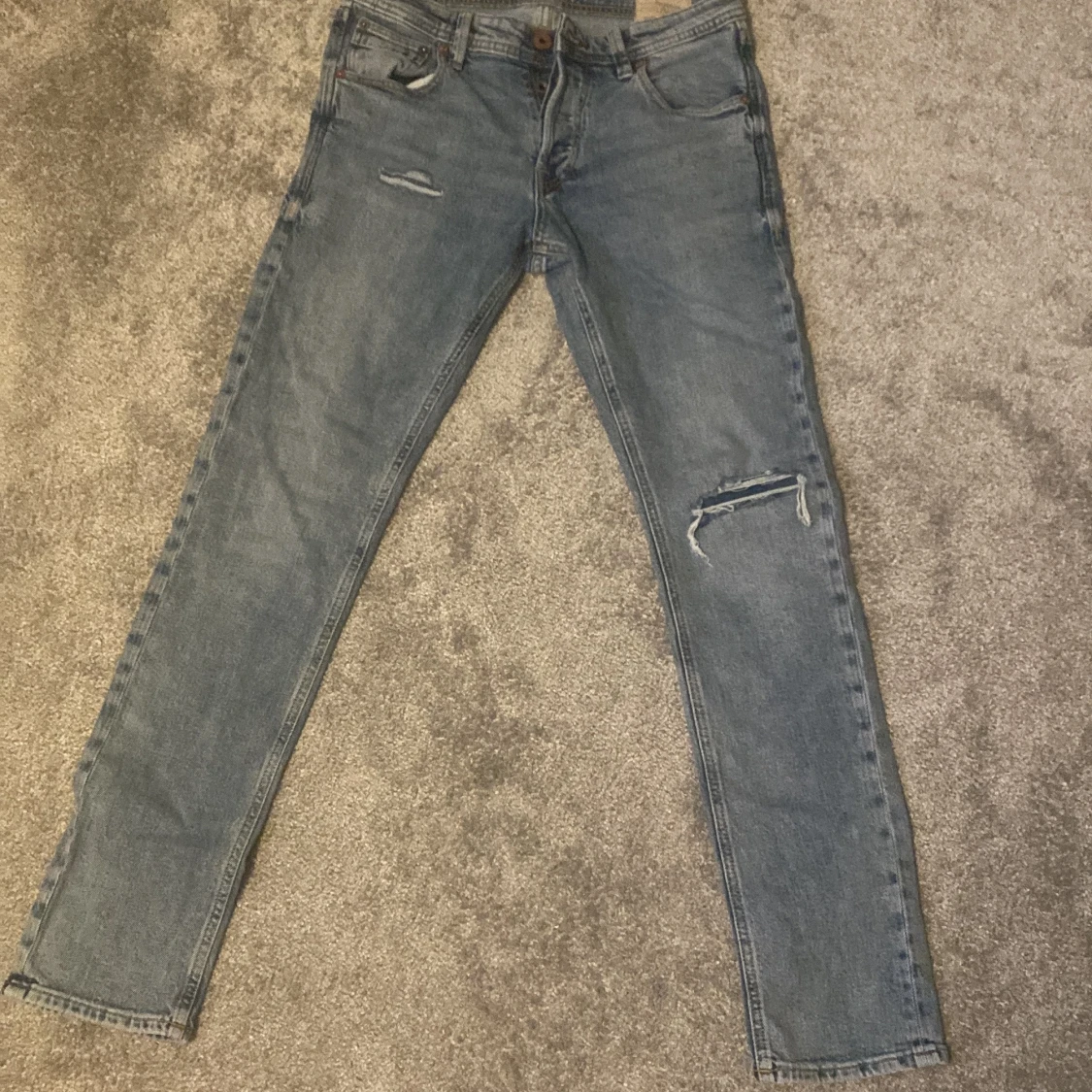 Jeans med slitningar! - 2