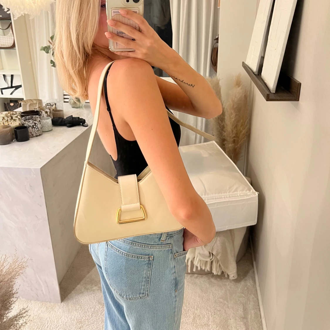 Beige axelväska i skinnlook