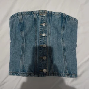 Jeans tubtopp💙 - Jättesnygg jeans tubtopp som jag säljer då den är för liten för mig:( 