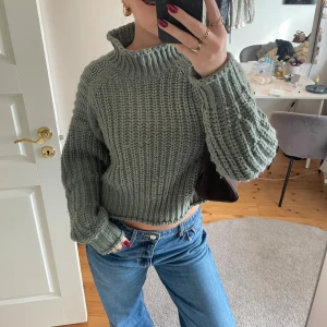 Grön stickad tröja från H&M - Höstig, stickad tröja 💞