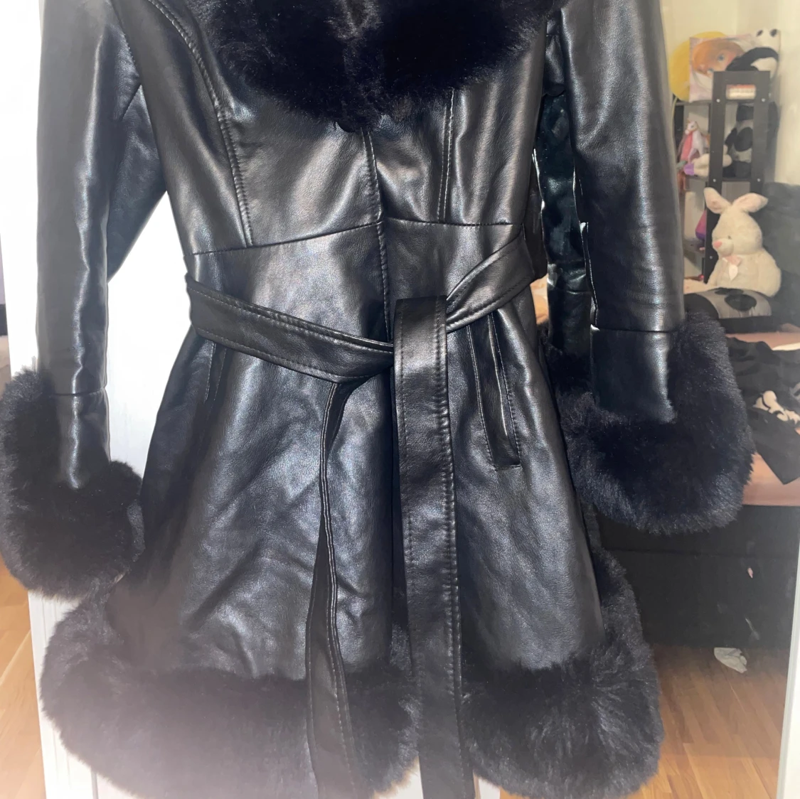 Svart pälsjacka från Giorgia Fashion - 3