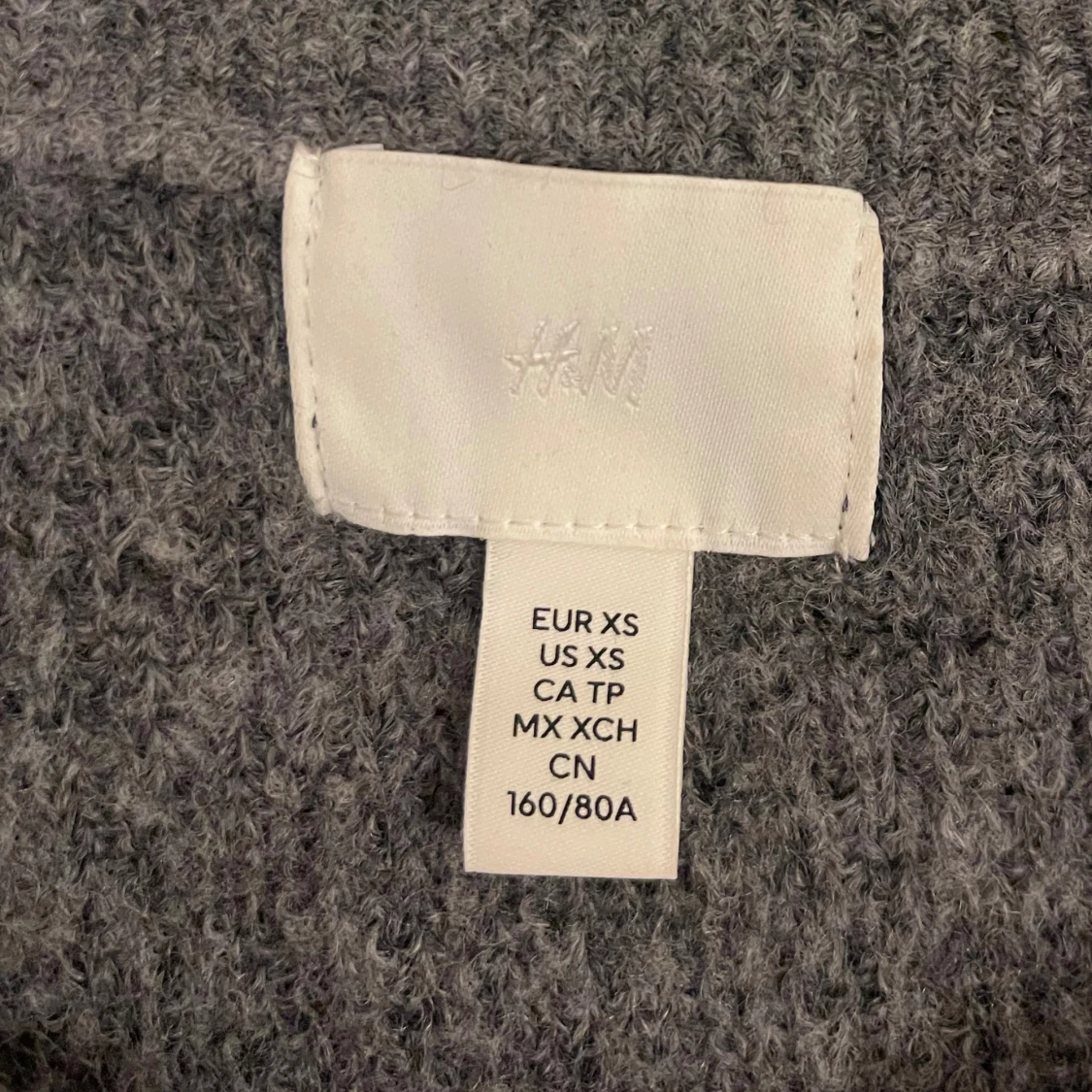 Grå offshoulder stickad tröja H&M - 1