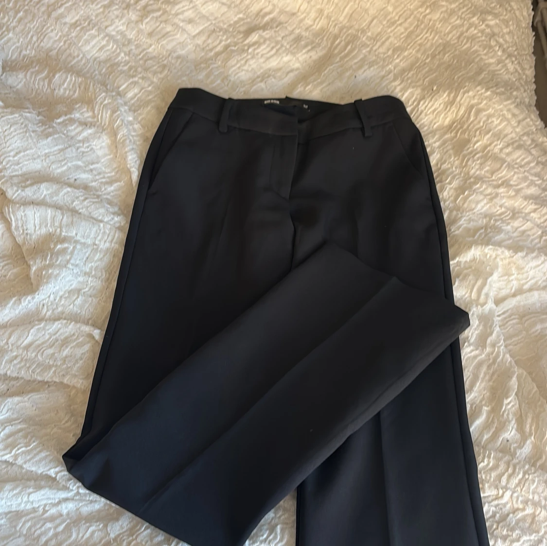 Svarta kostymbyxor med bootcut