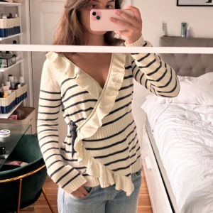 Kofta!  - Snygg randig omlottkofta