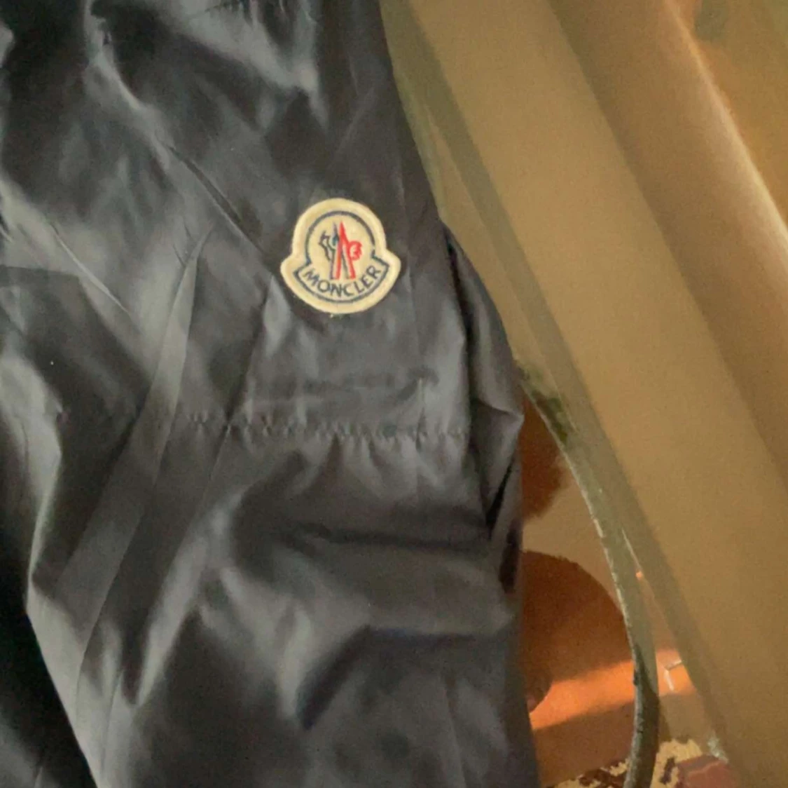 Svart vindjacka från Moncler med huva size m passar s  - 3