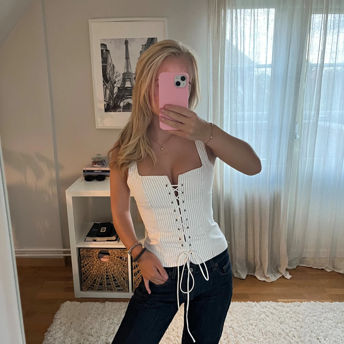 Vit randig korsett med snörning