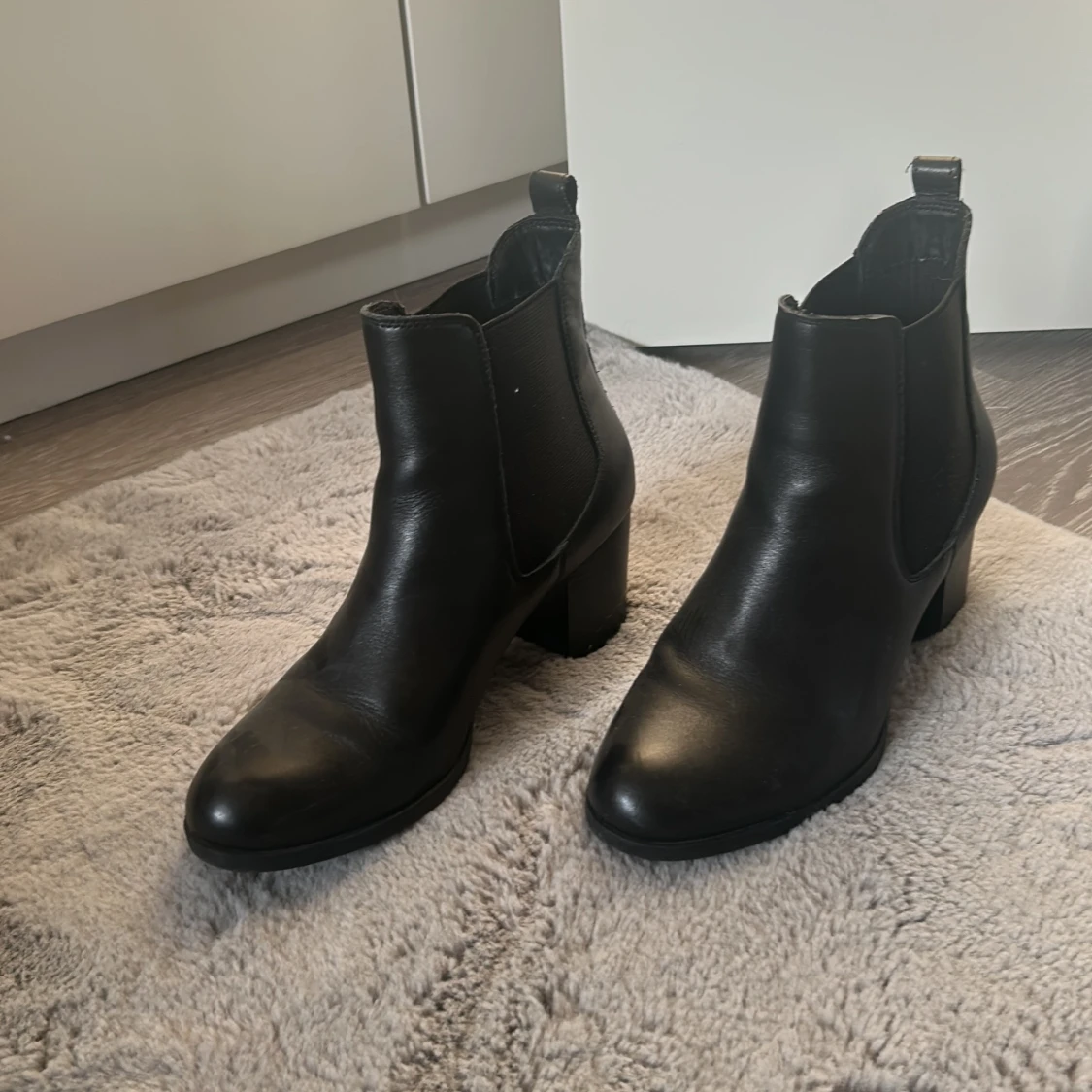 Svarta chelsea boots i skinn, storlek 38
