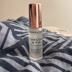 Revolution Conceal & Fix Primer - Mattifying primer från Revolution. Testad 1 gång.