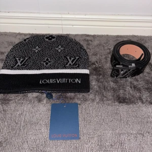 2 för 499kr Lv mössa + Lv bälte - Helt ny oanvänd, justerbart! Skickas inom 1 dag!!!!