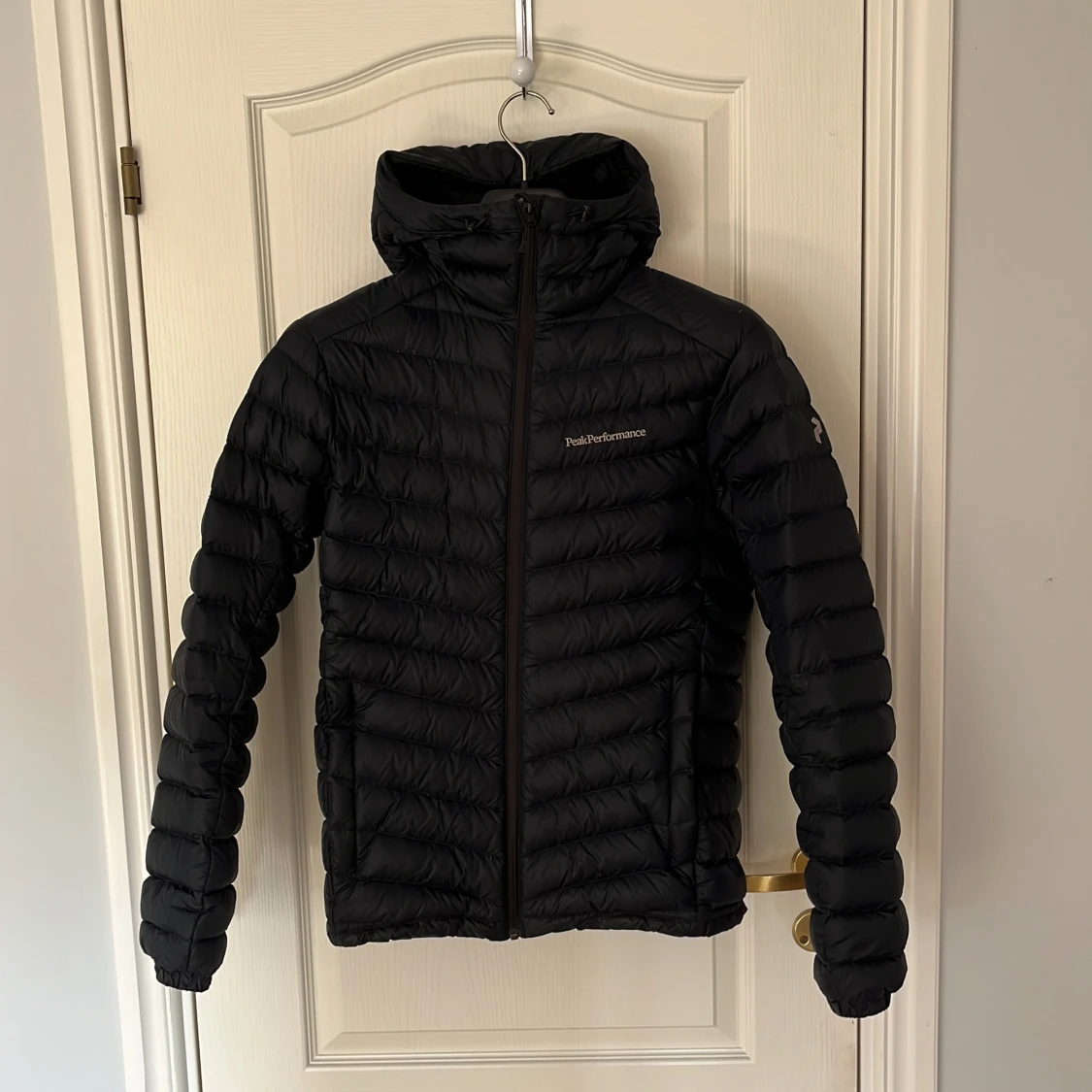 Svart Peak Performance pufferjacka S