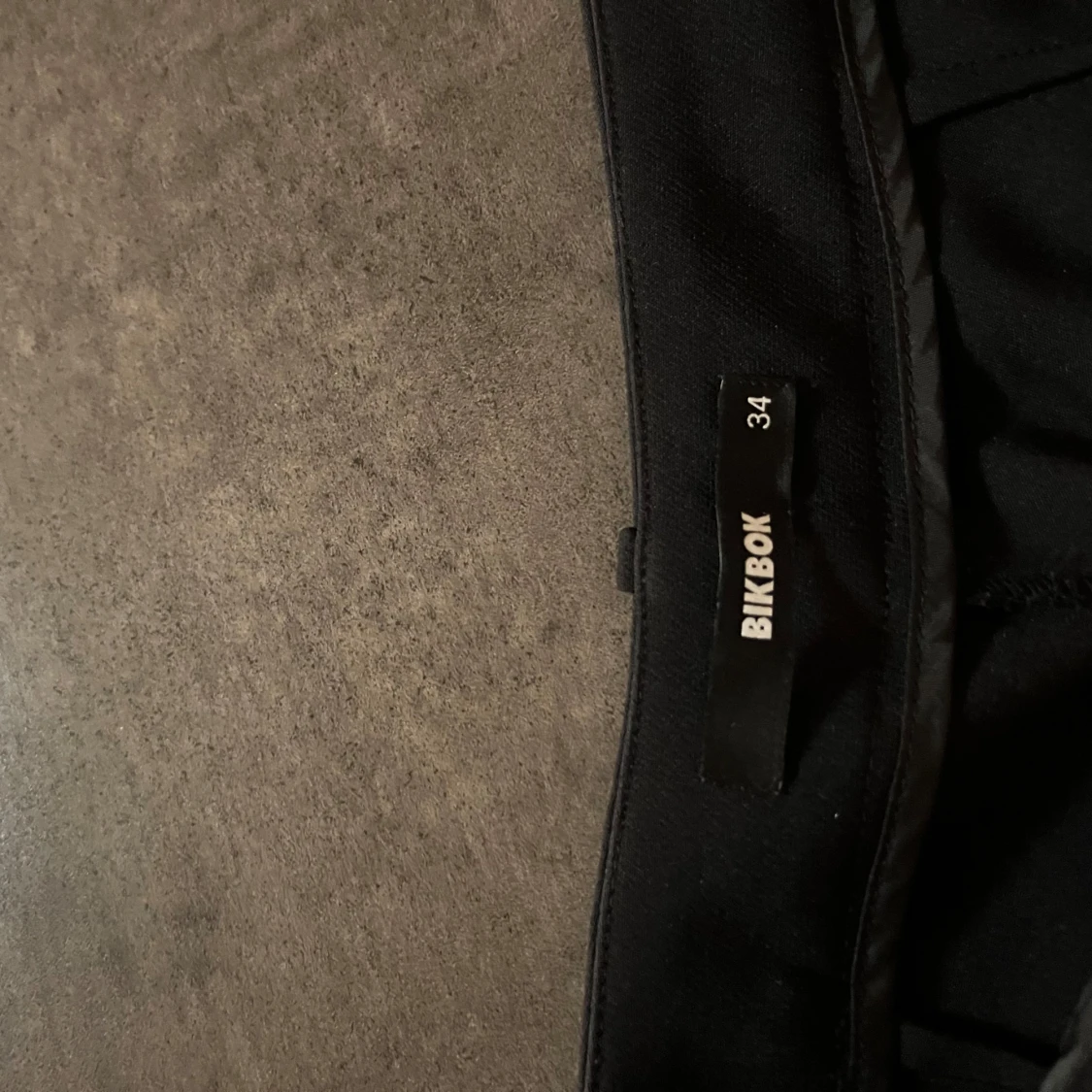 Lågmidjade kostymbyxor i tall - 4